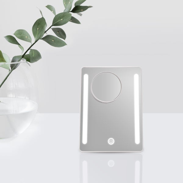 EMKE Kosmetikspiegel mit Beleuchtung 163 x 224 mm, 3-fach Vergrößerung, Kaltweiß, Touch-Schalter, USB/Batterie, Tragbar, Weiß, Horizontal & Vertikal aufstellbar