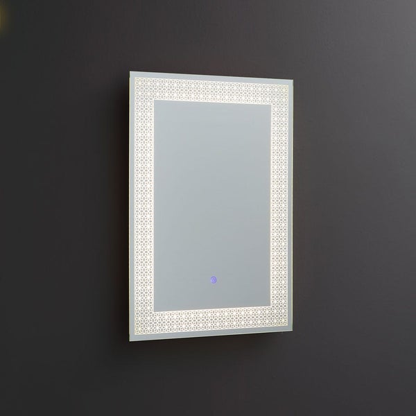 Rechteckiger LED Badezimmerspiegel mit dekorativem Musterrahmen und Touch-Sensor.