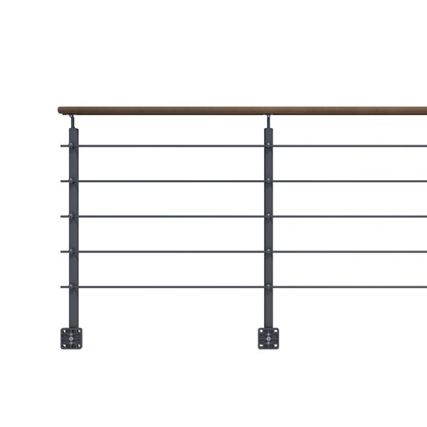 Geländer mit Holzhandlauf und horizontalen Metallelementen