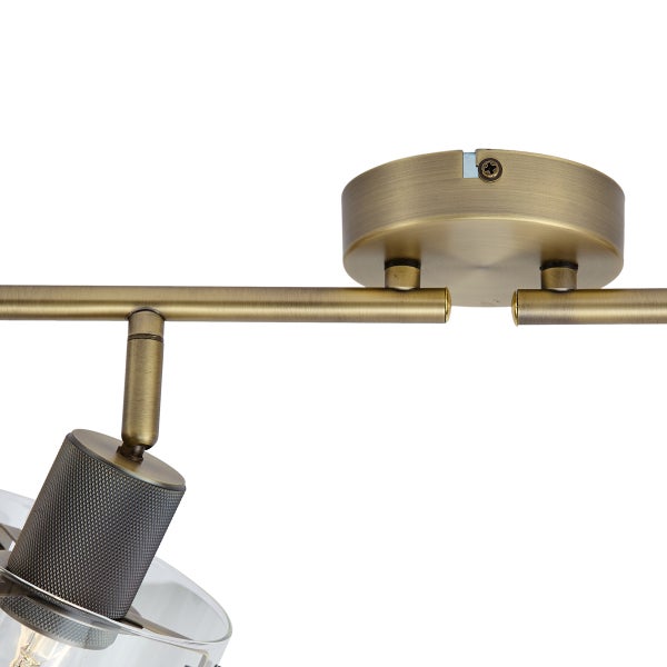 Deckenleuchte mit Lampenschirmen aus Metall und Glas