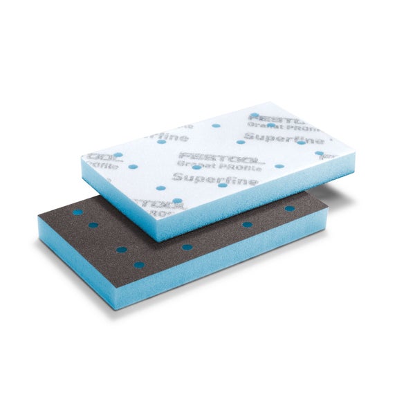 Zwei Festool Granat Profile Superfine Schleifschwämme mit blauem Schaumkern und gelochter Oberfläche für die Staubabsaugung.