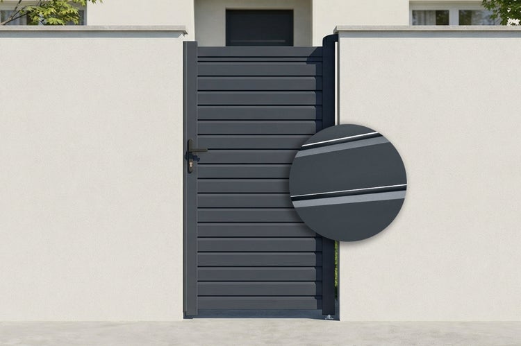 Aluminium-Gartentor in Anthrazit mit waagerechten Lamellen und Detailansicht der Oberflächenstruktur.