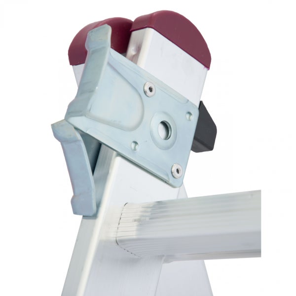 Detailansicht einer Aluminiumleiter mit Sicherheitsmechanismus