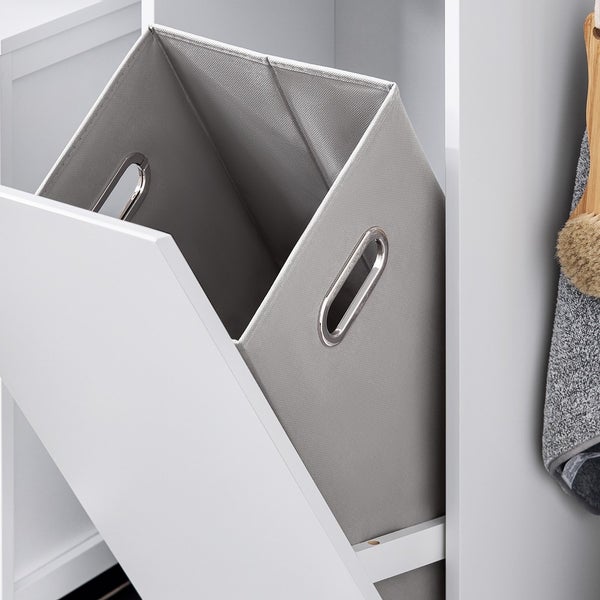 Grauer Textilbehälter im weißen Regal