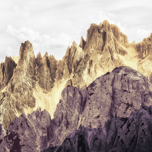 Nahaufnahme einer Berglandschaft mit Felsformationen