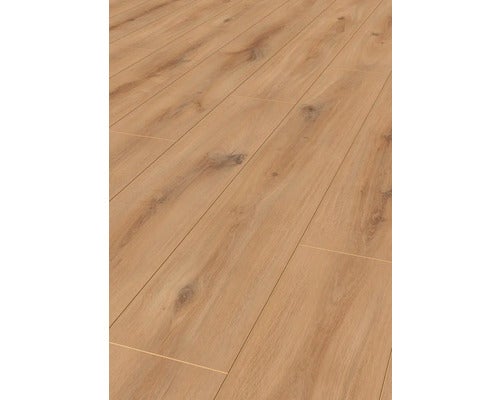 Nahaufnahme von Laminatboden in Holzoptik.