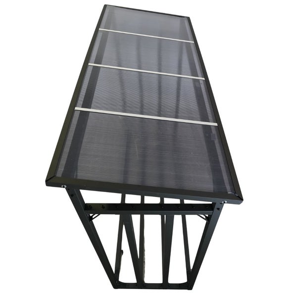 Terrassenüberdachung aus Metall und Polycarbonat