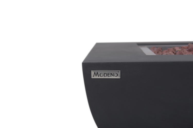 Nahaufnahme einer Modeno Feuerschale mit Modeno Logo und Lavasteinen.
