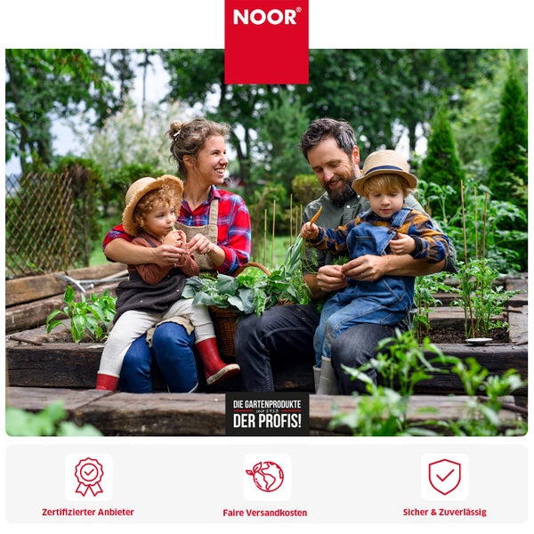 Familie bei der Gemüseernte im eigenen Garten mit Noor Firmenlogo und Symbolen für zertifizierten Anbieter sowie fairen Versand und Zuverlässigkeit.