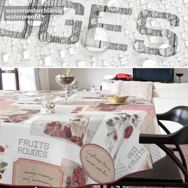 Wasserdichte Tischdecke mit Beerenmotiv auf einem Esstisch