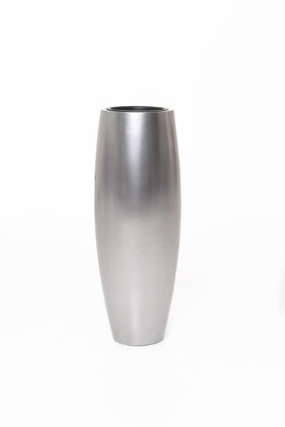 Hohes Pflanzgefäß in Silber mit Metall-Optik und runder Form.