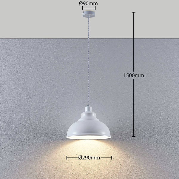 Weiße Hängeleuchte mit Metallschirm, Durchmesser 290 Millimeter, Gesamthöhe 1500 Millimeter, Baldachin Durchmesser 90 Millimeter.