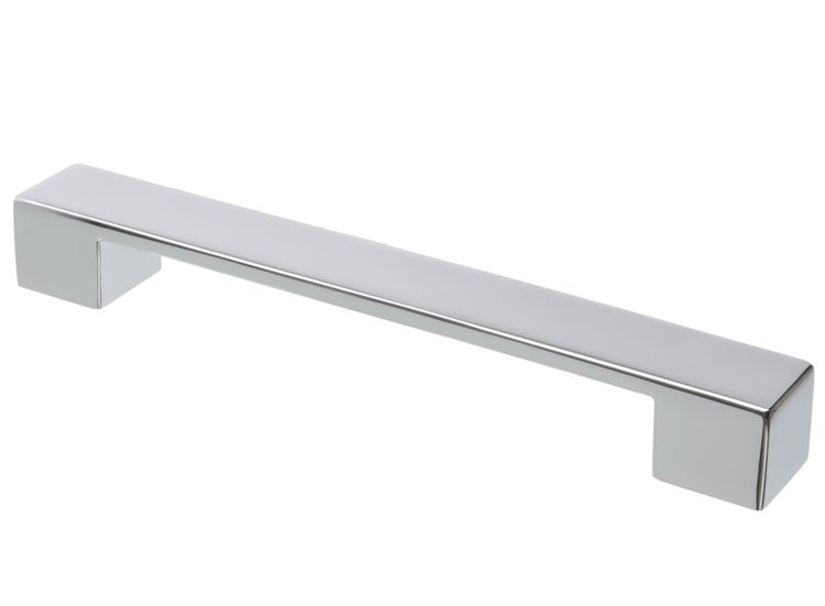 Moderner Möbelgriff in gerader Form aus Metall mit glänzender Oberfläche für Schubladen und Schranktüren.