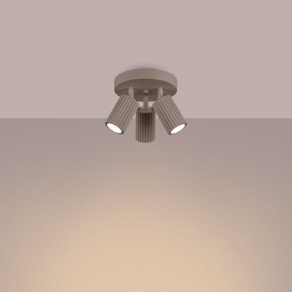 Deckenleuchte mit drei Strahlern