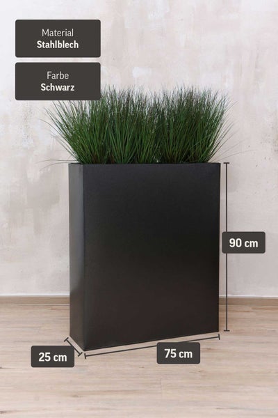 Schwarzer rechteckiger Pflanzkübel aus Stahlblech, Breite 75 Zentimeter, Höhe 90 Zentimeter, Tiefe 25 Zentimeter, mit grünem Ziergras.