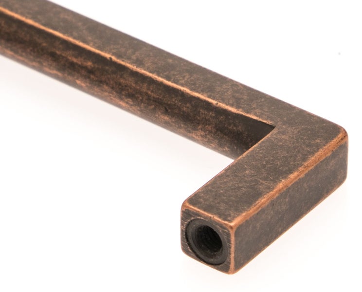 Möbelgriff in L-Form mit kantigem Design aus Metall