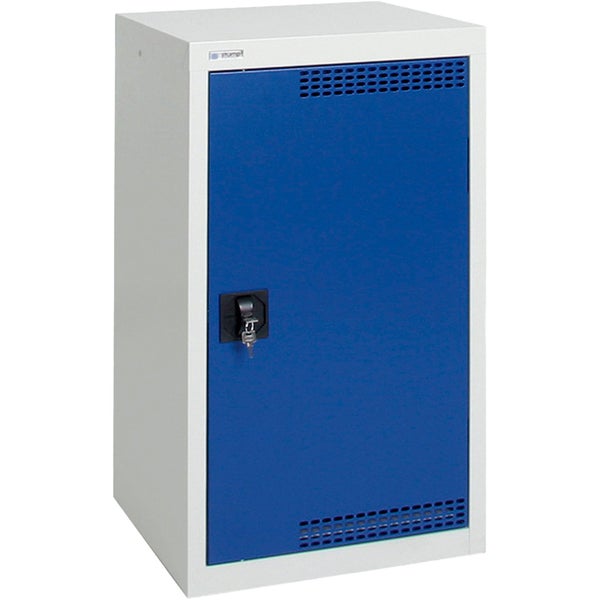 Schrank mit Gefahrstoffsymbolen und Laborutensilien