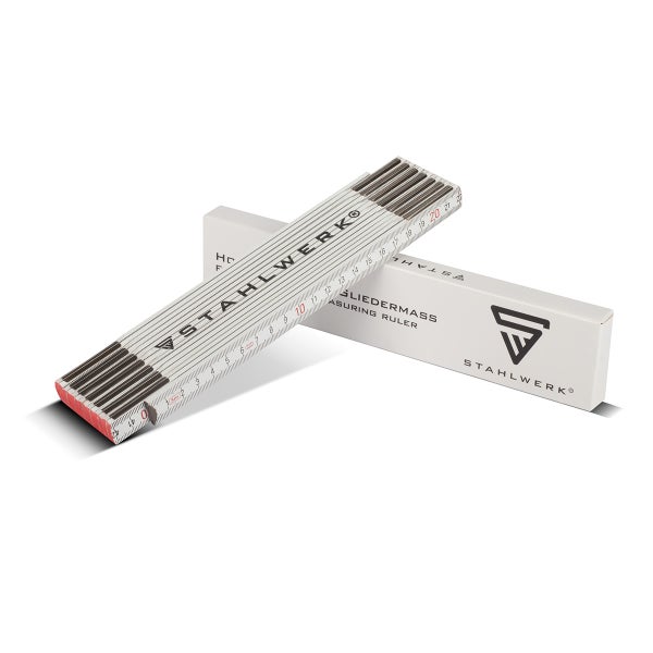 Gliedermass von STAHLWERK, zusammengeklappt, mit Maßeinteilung und Verpackung mit STAHLWERK Logo.