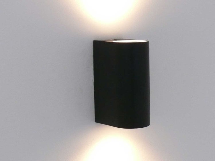 Schwarze Wandleuchte