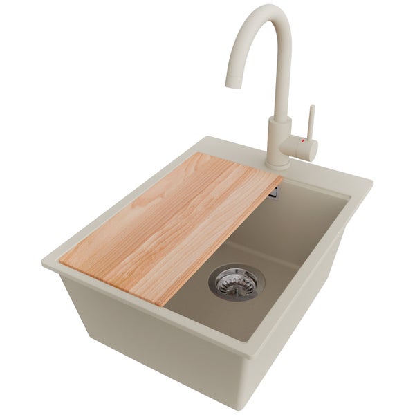 Küchenspüle mit Abtropfbrett und Armatur