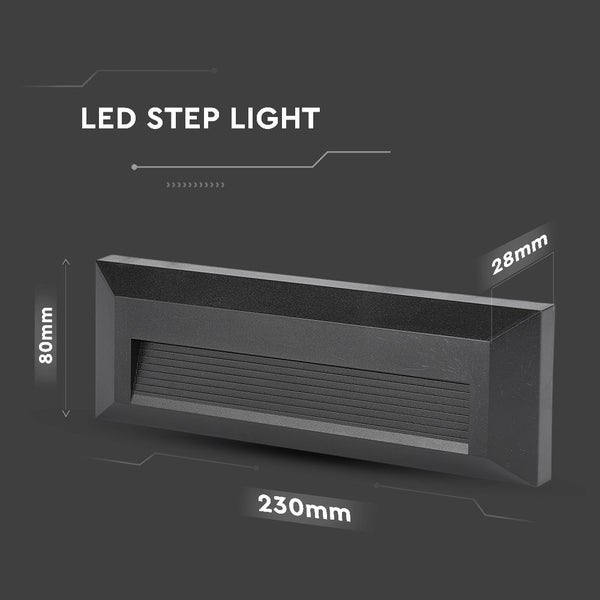 LED-Stufenleuchte mit den Maßen 230 mm x 80 mm x 28 mm
