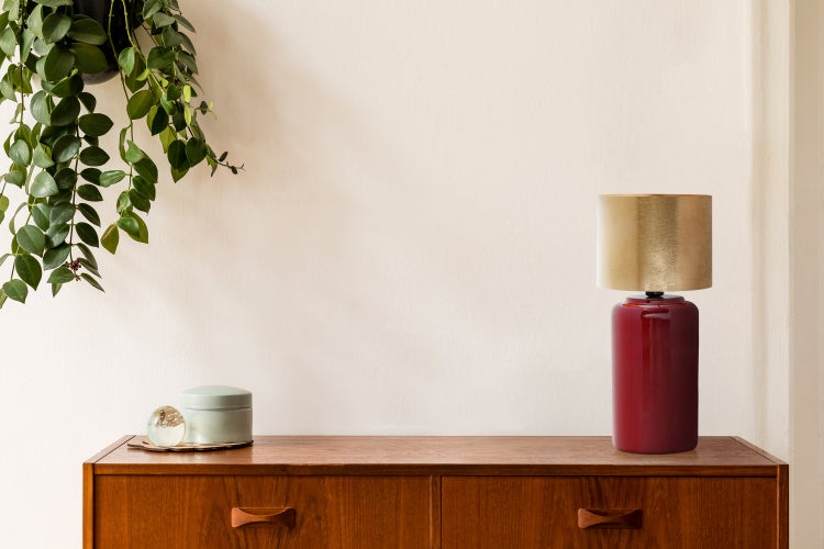 Tapetenrolle mit Blumenmuster