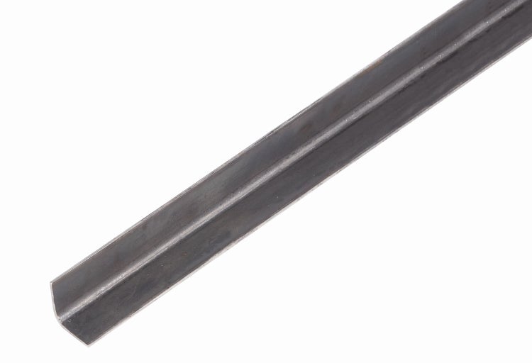 Winkelstahl aus rohem Stahl für Metallbauarbeiten.
