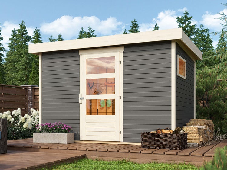 Modernes Gartenhaus aus Holz mit Pultdach, einer Glastür und einem Seitenfenster auf einer Terrasse im Garten.