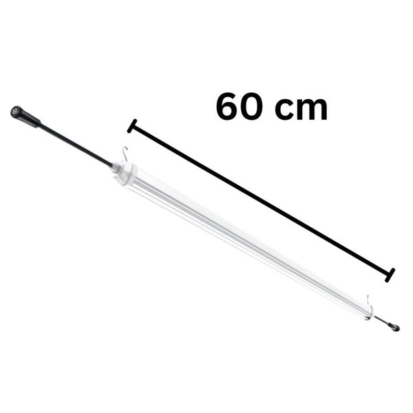 LED-Feuchtraumleuchte mit einer Länge von 60 Zentimetern und Anschlusskabeln an beiden Seiten.