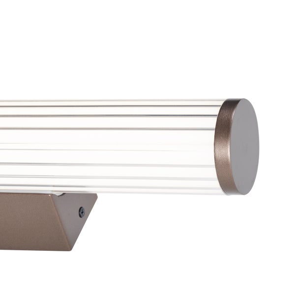 Wandleuchte aus Glas mit Metallelementen