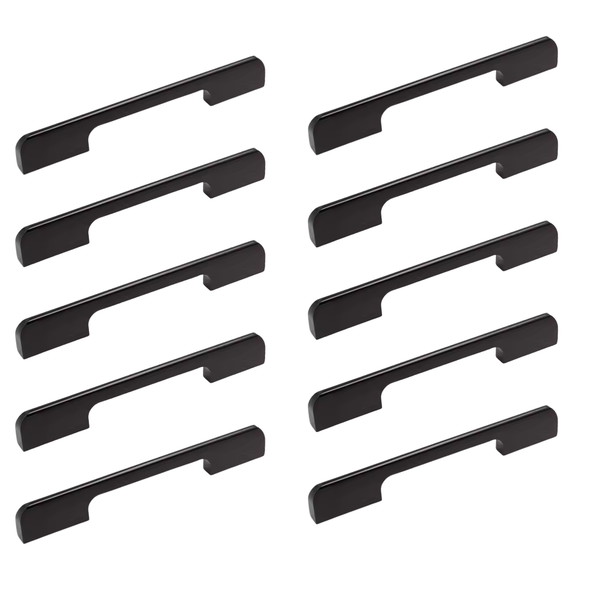 Zehn Möbelgriffe aus Metall