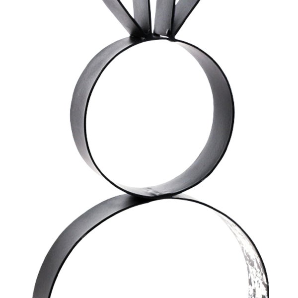 Dekorative Skulptur aus Metall mit kreisförmigen Elementen für Innenräume