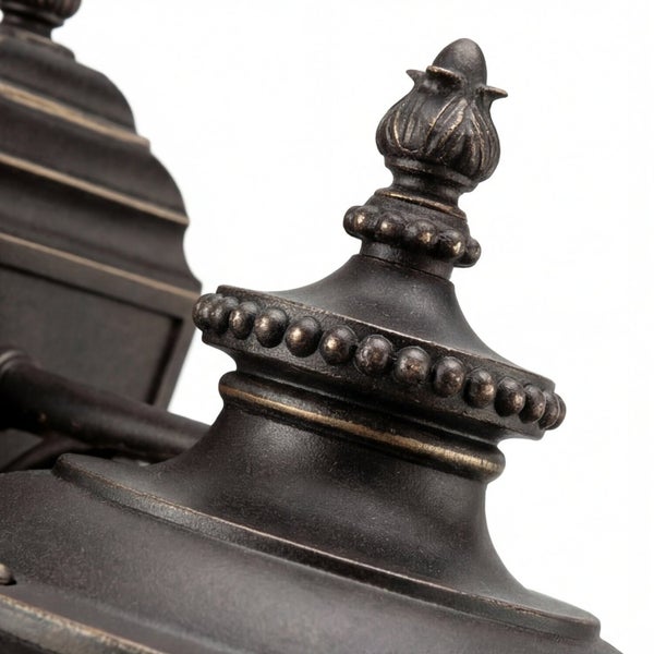 Detailaufnahme einer Wandleuchte im klassischen Stil