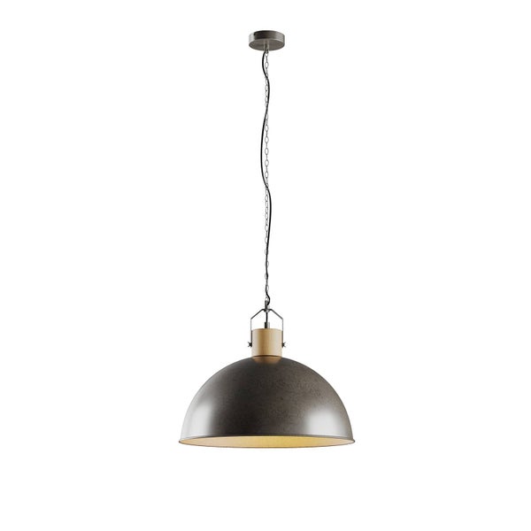 Pendelleuchte mit halbkugelförmigem Metallschirm in Rostoptik, hellem Holzelement und Kettenaufhängung.