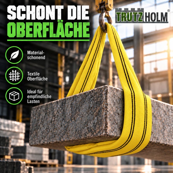 Ein Hebeband von Trutz Holm hebt einen Steinblock in einer Lagerhalle. Die Grafik betont den Schutz empfindlicher Oberflächen durch das Material.