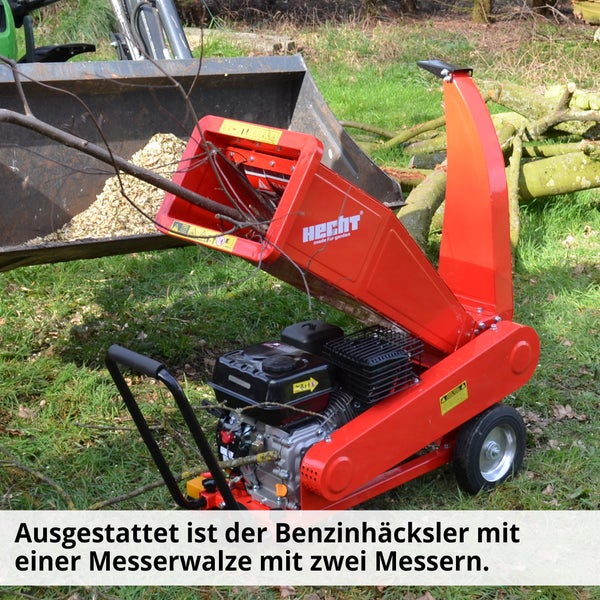 Benzinbetriebener Häcksler von Hecht mit Einfülltrichter, Fahrwerk und Messerwalze