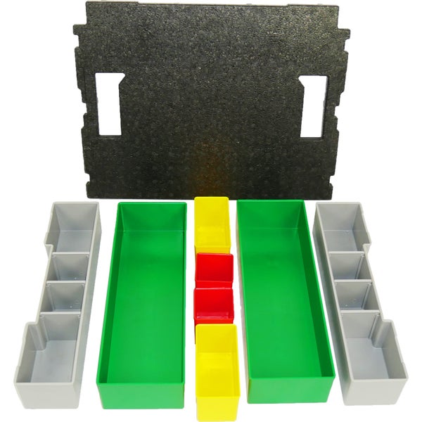 Set aus verschieden großen Kunststoff-Einsatzboxen für Werkzeugkoffer in Grün, Gelb, Rot und Grau inklusive Schaumstoffeinlage.
