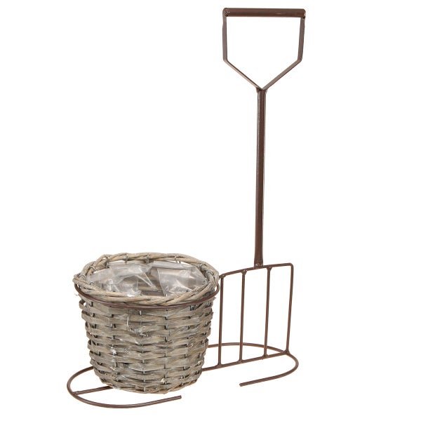 Blumenkorb aus Weide mit Metallgestell in Form einer Schaufel