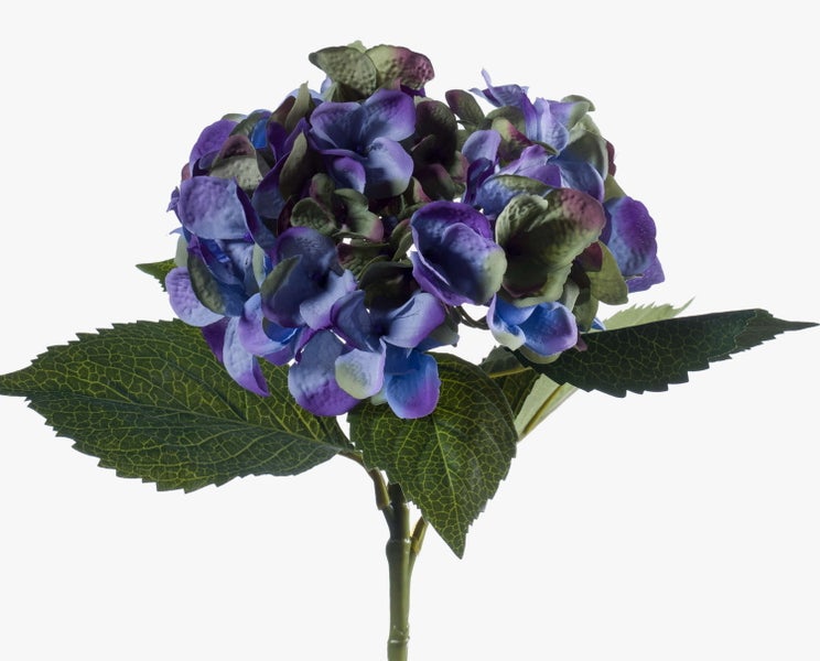 Künstliche Hortensie mit blau-violetten Blüten und grünen Blättern.