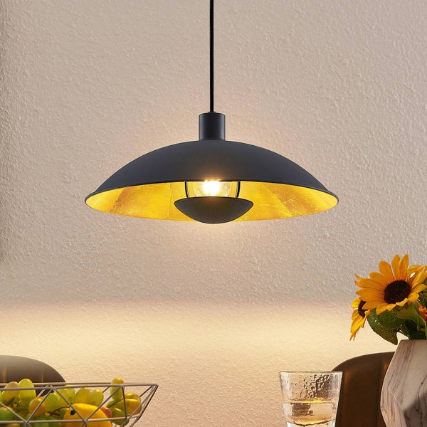 Hängelampe mit Lampenschirm aus Metall für den Innenbereich