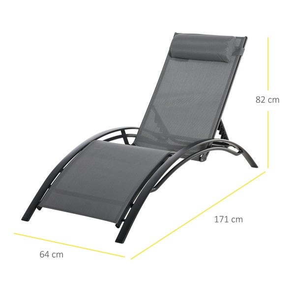 Produktdetails einer Gartenliege mit abnehmbarem Kopfkissen, integrierter Armlehne und schützender, rutschfester Fußabdeckung.