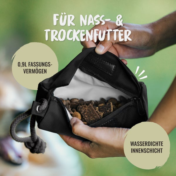 Geöffnete Futtertasche für Hunde mit 0,9 Liter Fassungsvermögen und wasserdichter Innenschicht, geeignet für Nass- und Trockenfutter