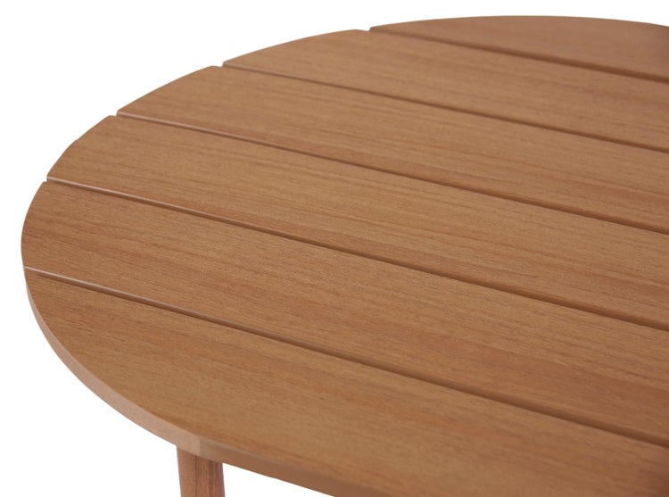 Detailansicht einer runden Tischplatte aus Holzlatten.