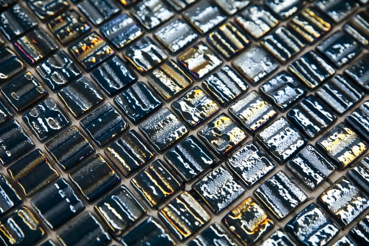 Rolle weiße Tapete mit grafischem Muster