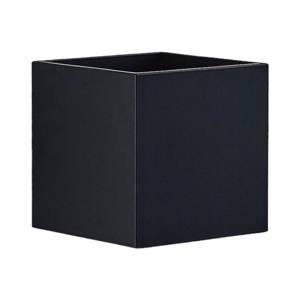 Quadratische Wandleuchte in Schwarz.