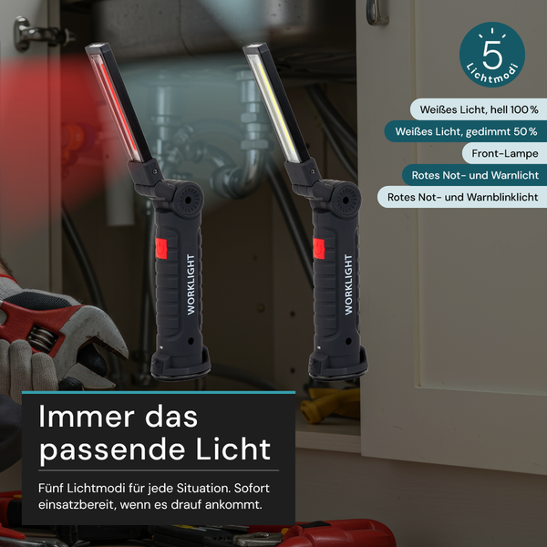 Zwei Arbeitsleuchten mit fünf Lichtmodi in einer Werkstattszene.