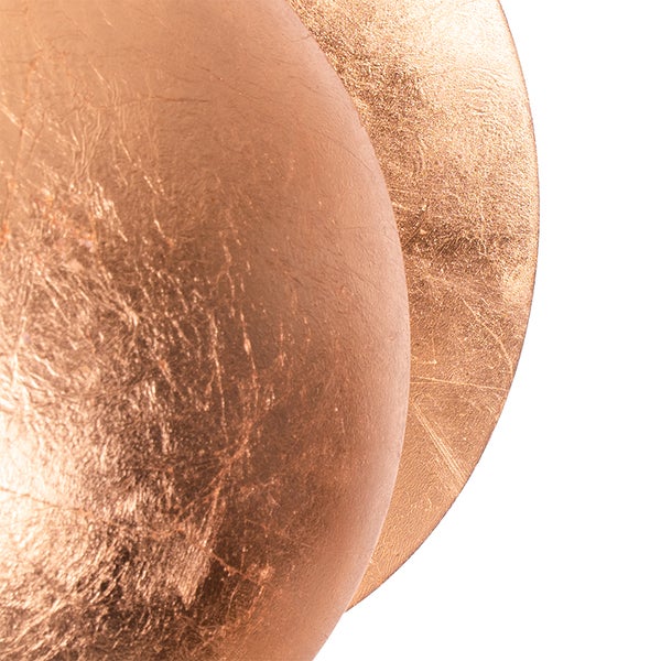 Detailaufnahme einer Leuchte mit Blattgold-Optik