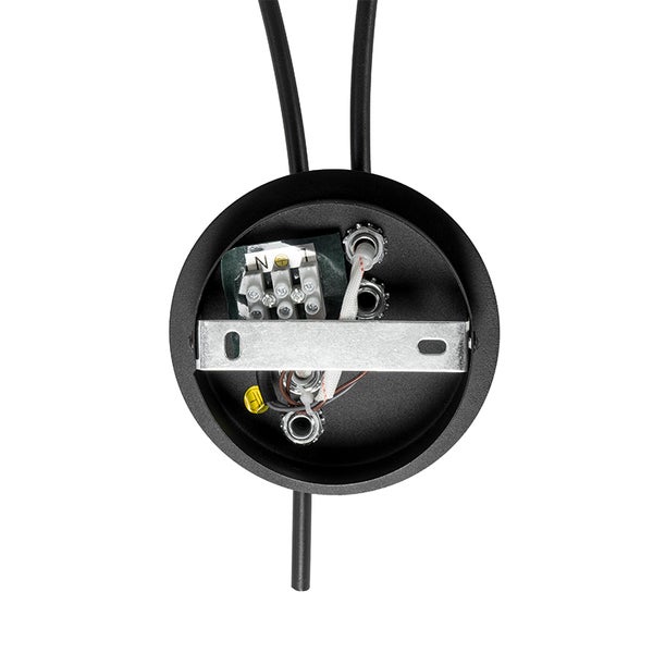 Innenansicht einer Deckenleuchte mit Verkabelung