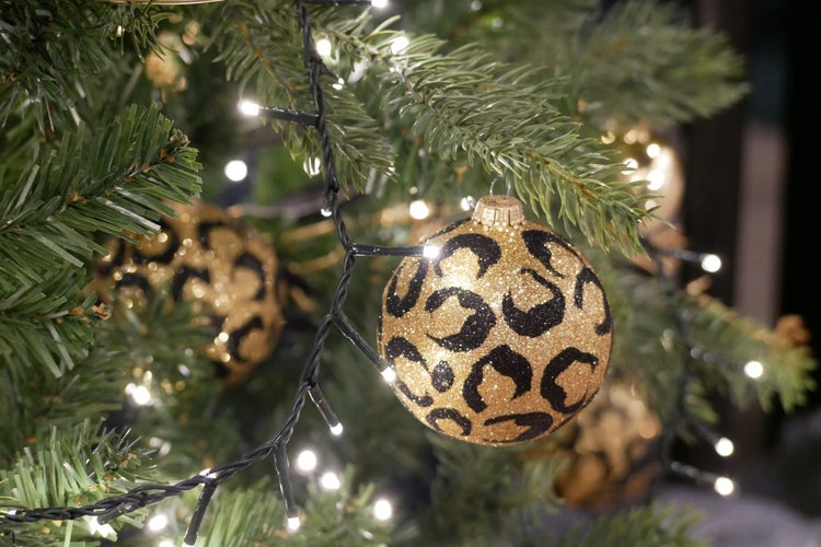 Glaskugelset Africa Xmas, 9-teilig, 8 Kugeln Leopard Look, 1 Leopard, 8cm, 9 Stck., Weihnachtsbaumkugeln, Christbaumschmuck, Weihnachtsbaumanhänger