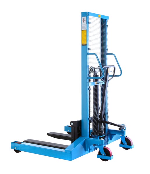 Manueller Hochhubwagen in Blau mit schwarzen Gabeln und Hubmast.